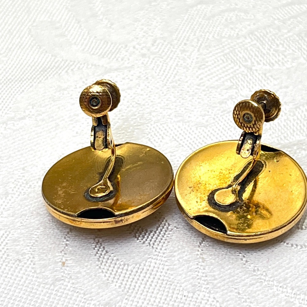 Vintage Accessocraft Gold and Black Tone Textured Circular Screw Back Earrings - Picture 9 of 11